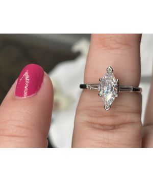 Stunning 1ct Marquise in a Platinum ring!