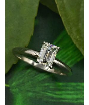 Certified 0.70CT G-VVS2 Solitaire Diamond Engagement Ring