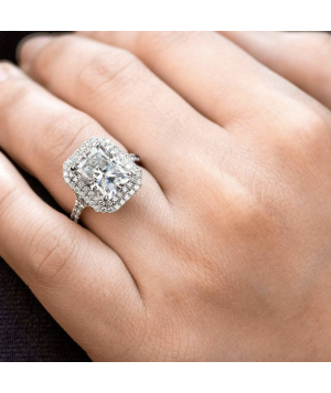 Pre owned moissanite sale