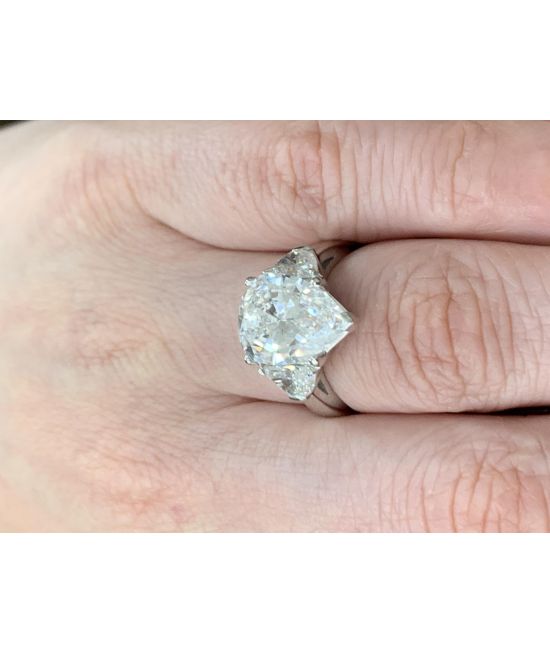 3.5 carat pear shaped Gia certified diamond ring!