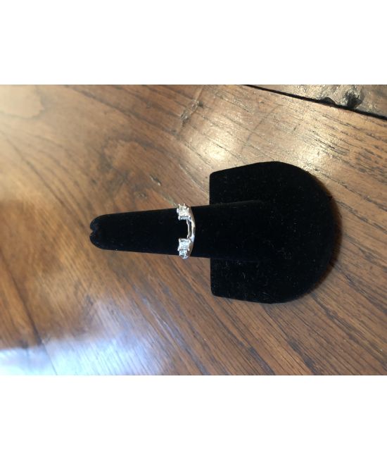 Leo Princess solitare wrap in white gold