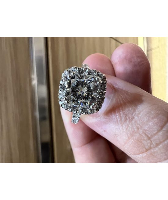 Rare !! 3.54 carat Cushion Cut diamond ring Deal 