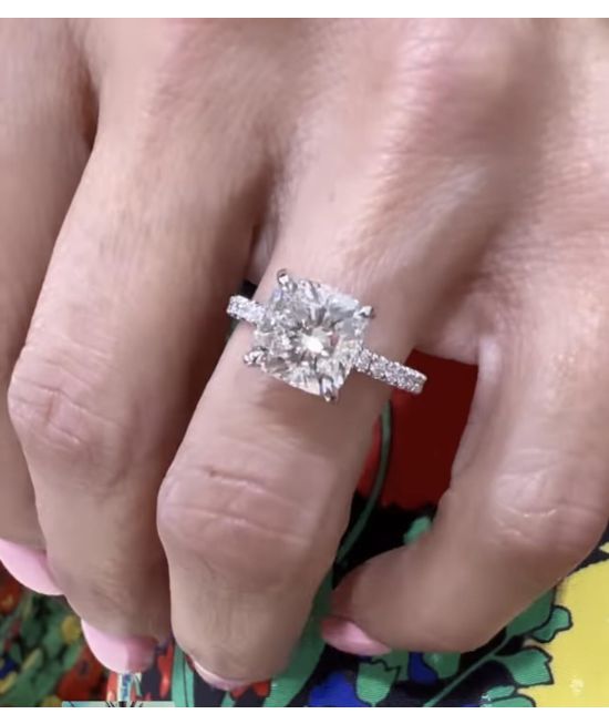 classic  Cushion Cut Diamond 3.10 Carat Gia certified vs1  deal !