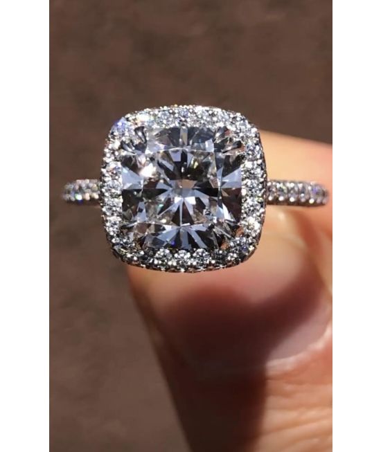 I color deals cushion cut diamond